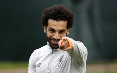 飞亚体育精华-B费与队友团结一心